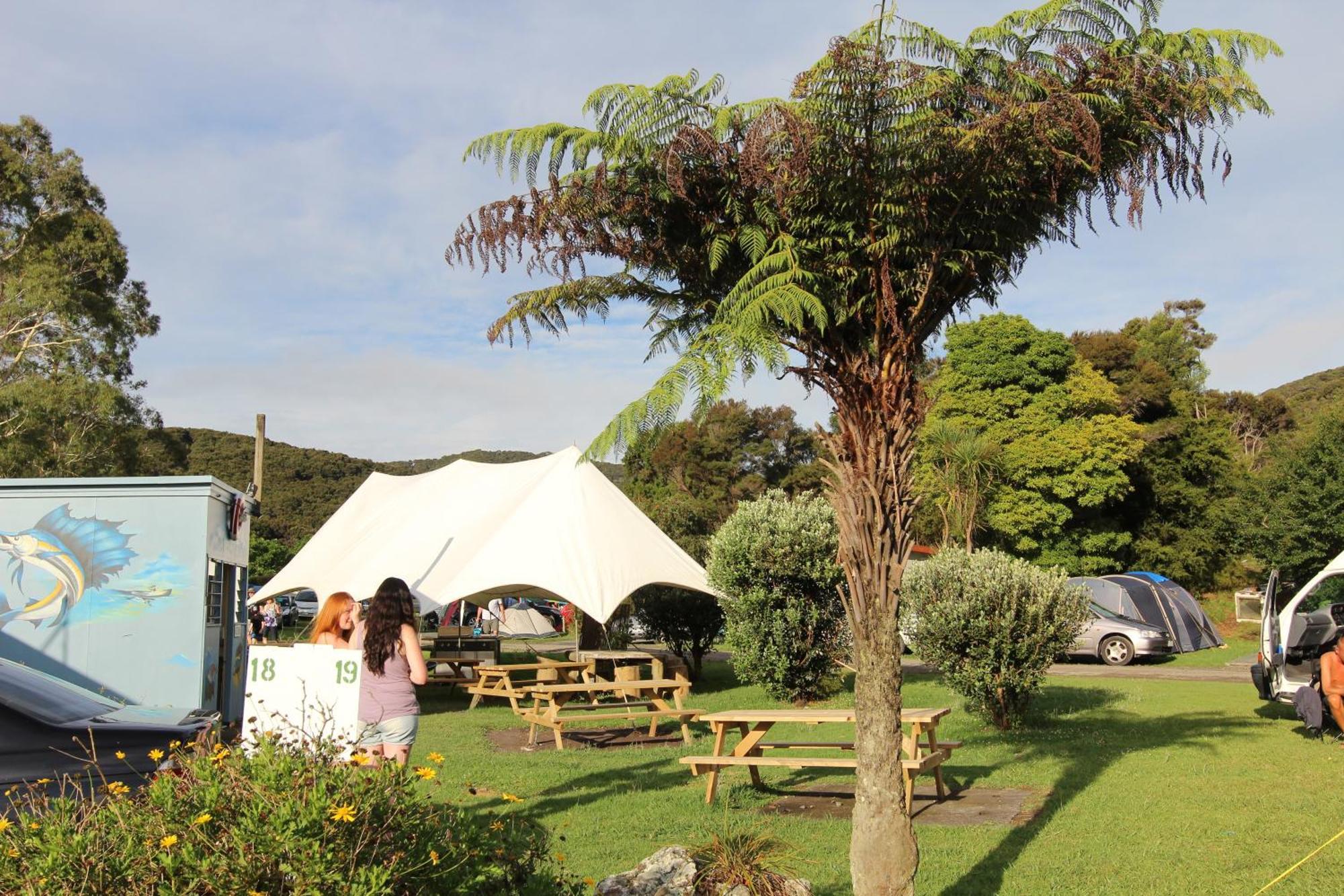 Russell-Orongo Bay Holiday Park Екстериор снимка